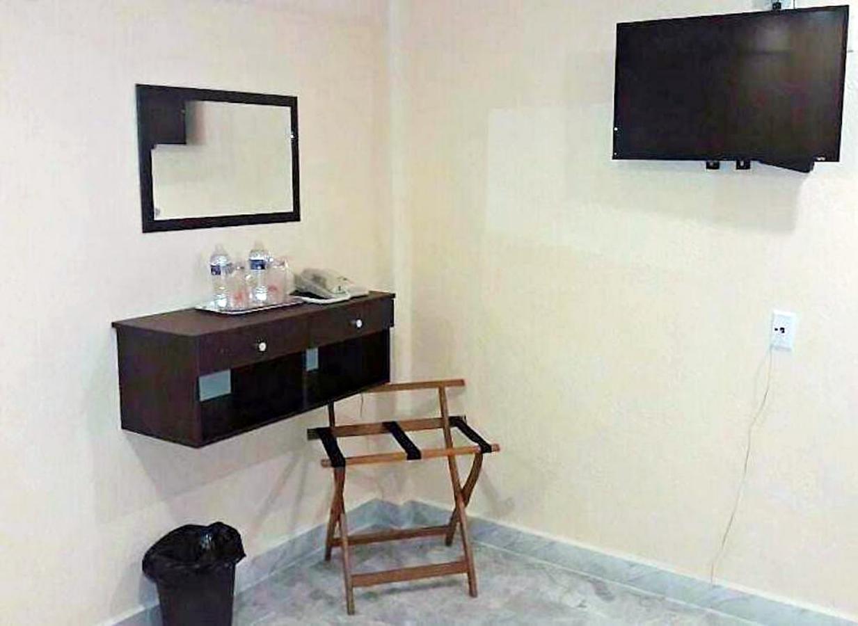 Hotel Versalles Suites Cancún Exteriör bild
