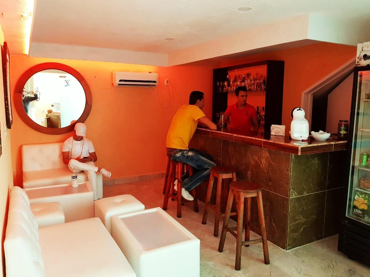 Hotel Versalles Suites Cancún Exteriör bild