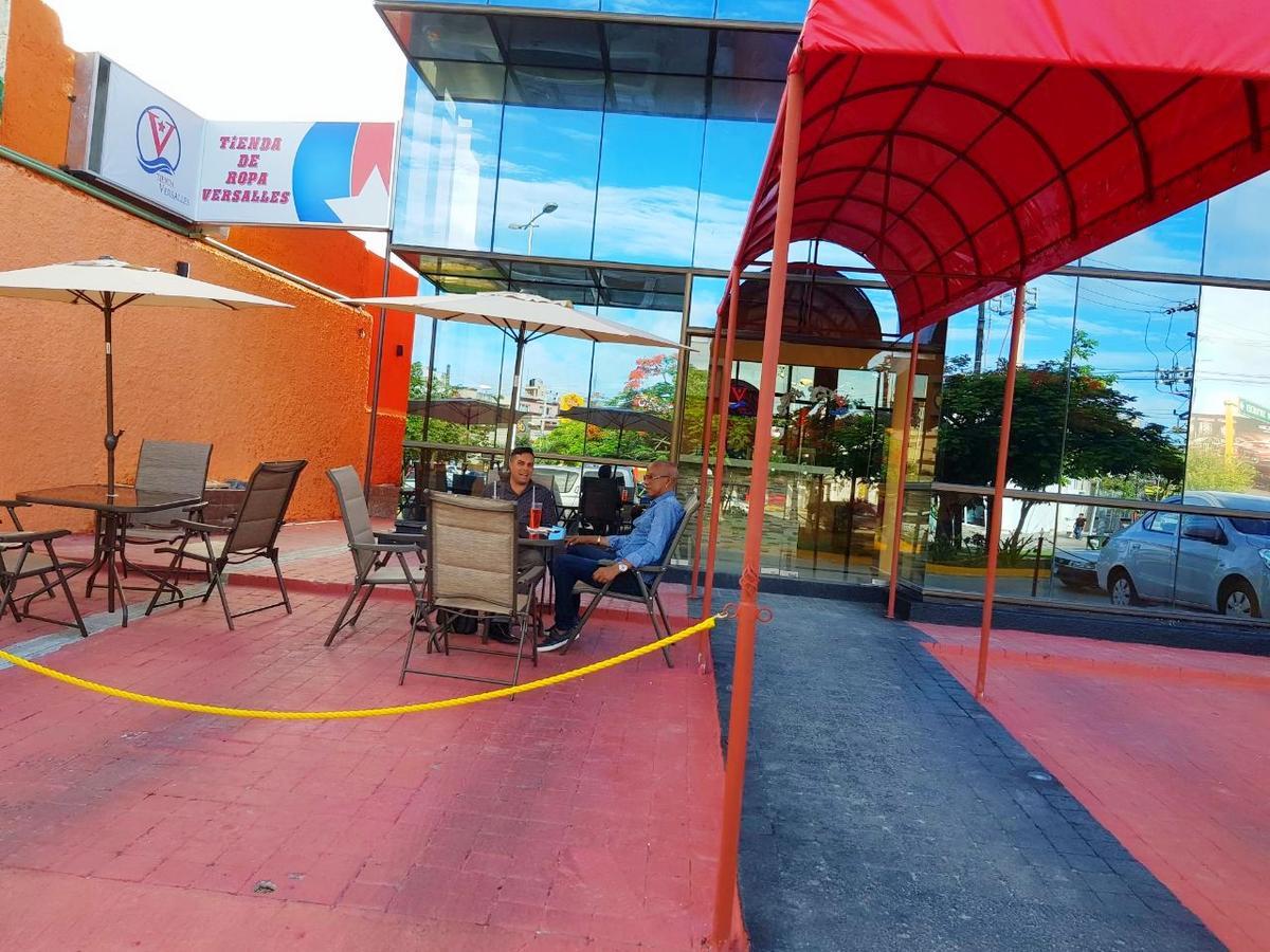 Hotel Versalles Suites Cancún Exteriör bild