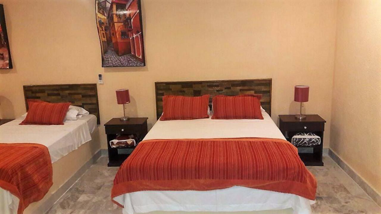 Hotel Versalles Suites Cancún Exteriör bild