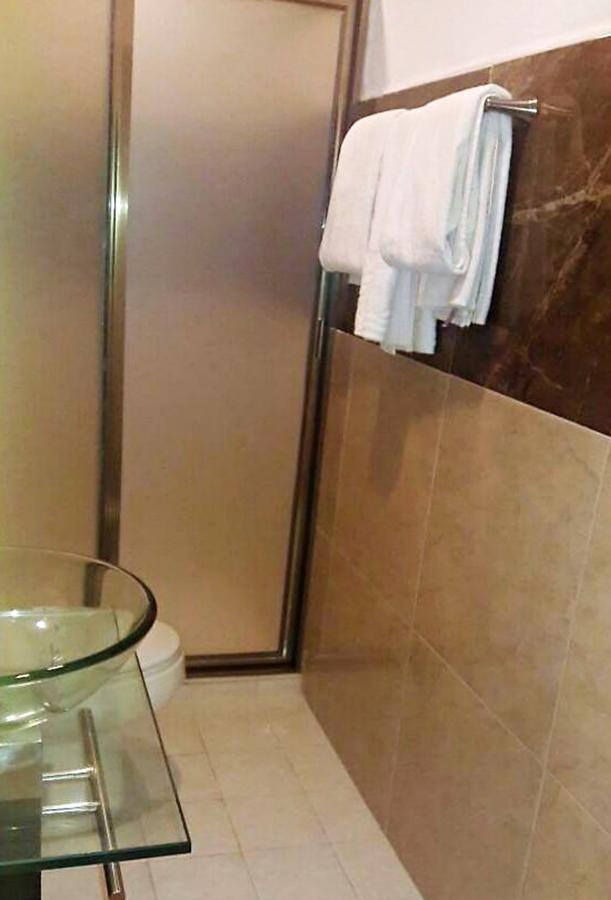 Hotel Versalles Suites Cancún Exteriör bild
