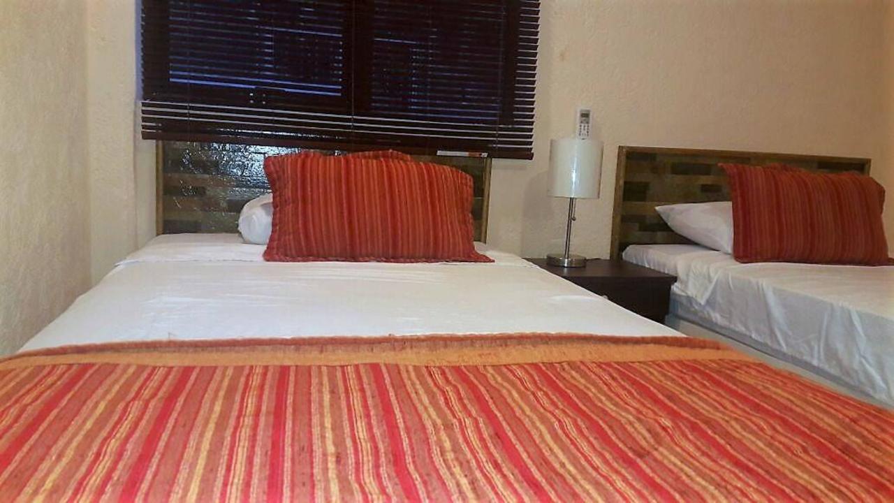 Hotel Versalles Suites Cancún Exteriör bild