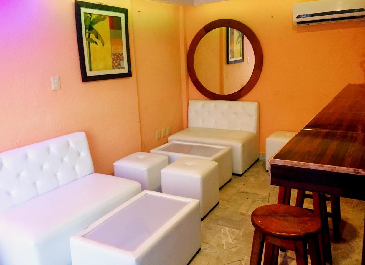 Hotel Versalles Suites Cancún Exteriör bild