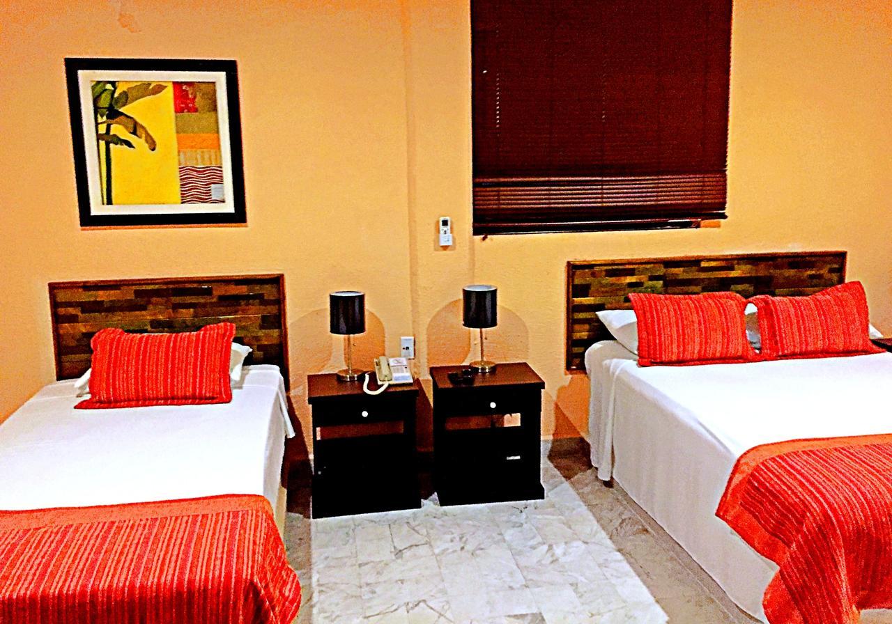 Hotel Versalles Suites Cancún Exteriör bild