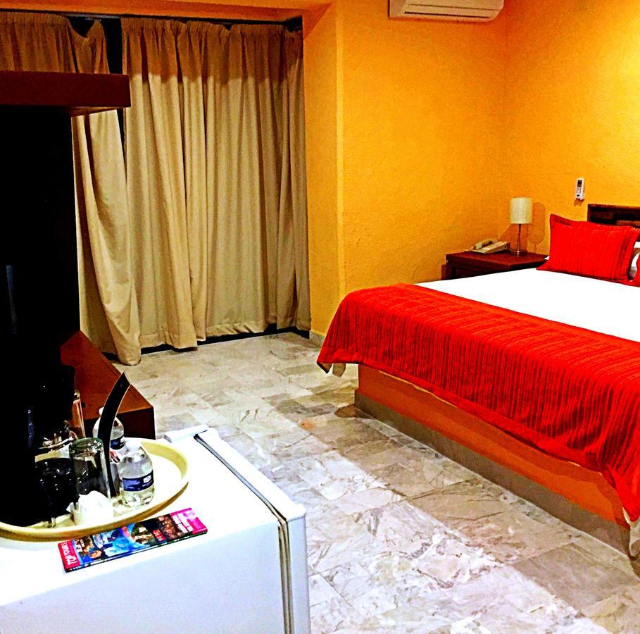 Hotel Versalles Suites Cancún Exteriör bild
