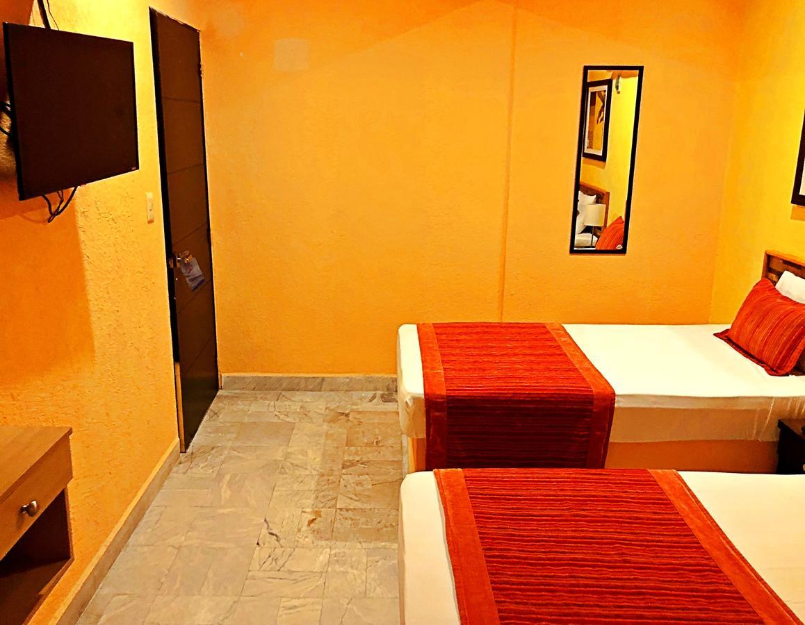 Hotel Versalles Suites Cancún Exteriör bild